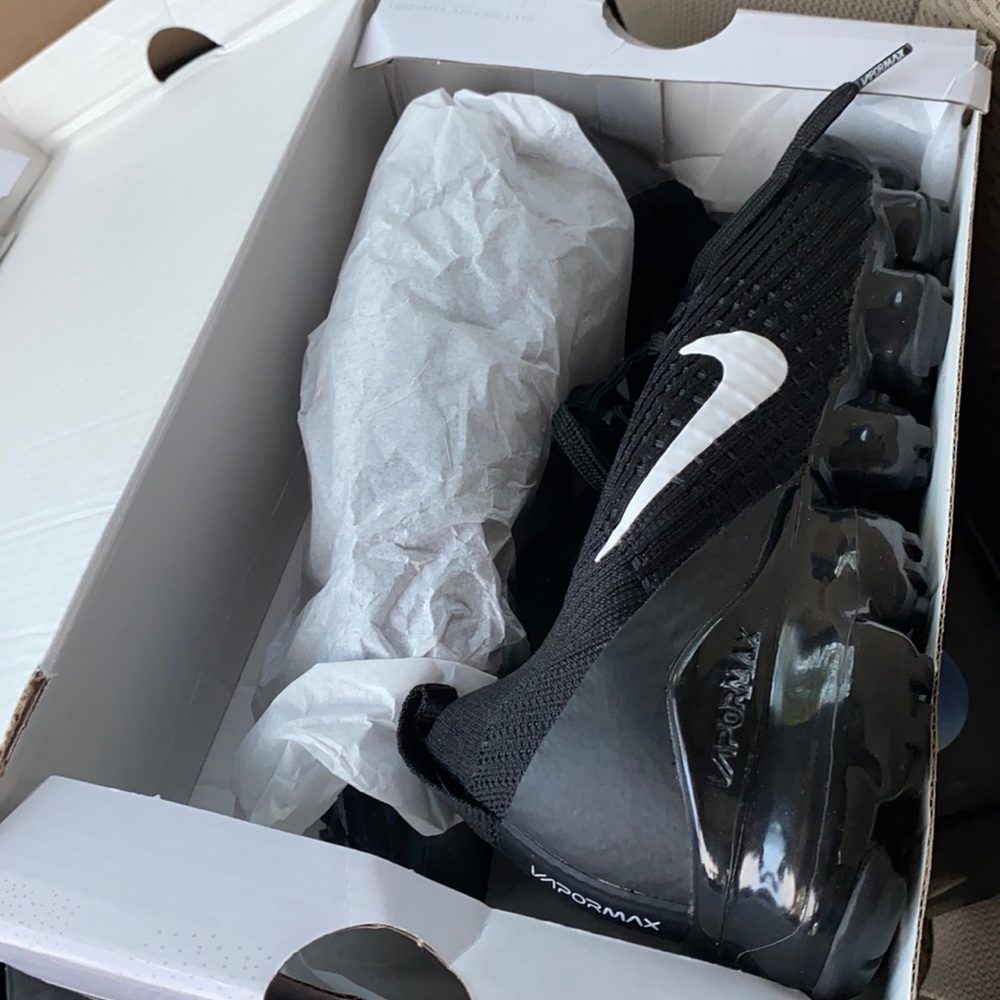 NWT in box men’s Nike vapormax
